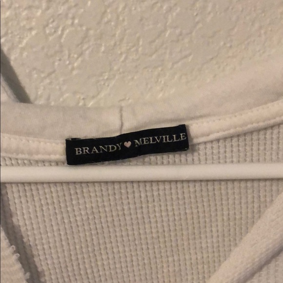 brandy melville hooded sweater - Picture 3 of 3